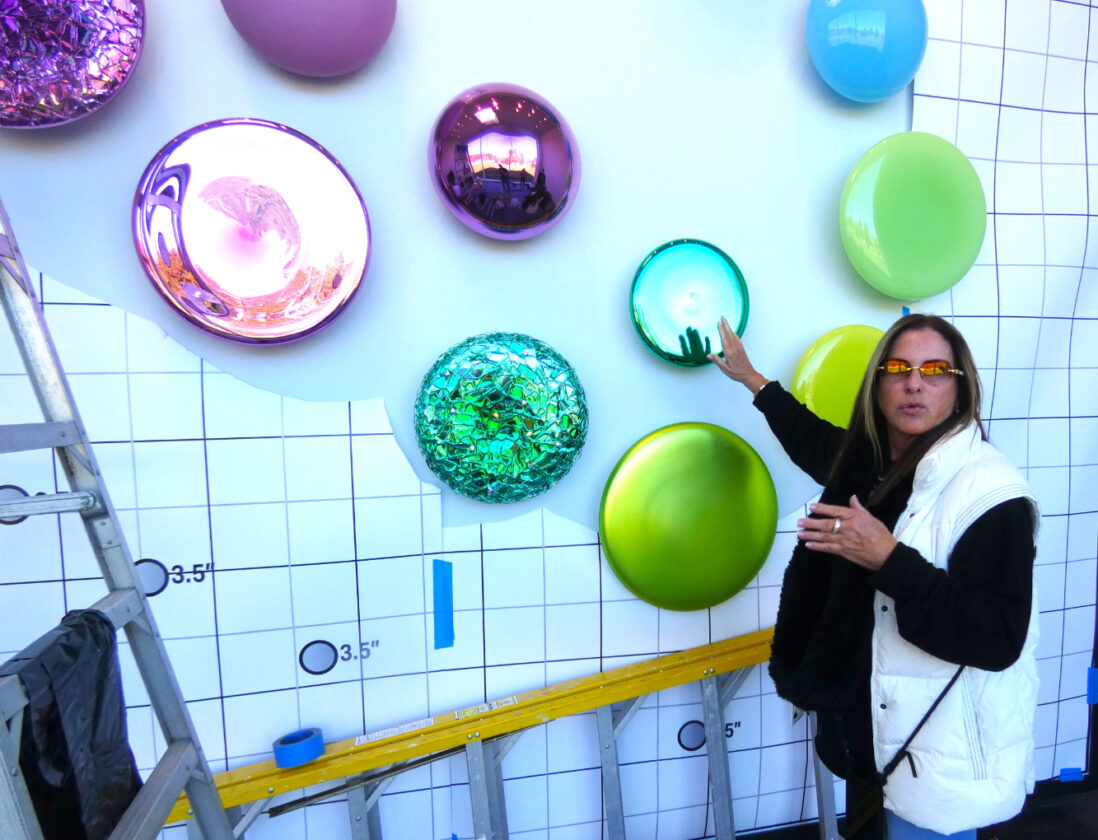 Medici gets new glass artwork